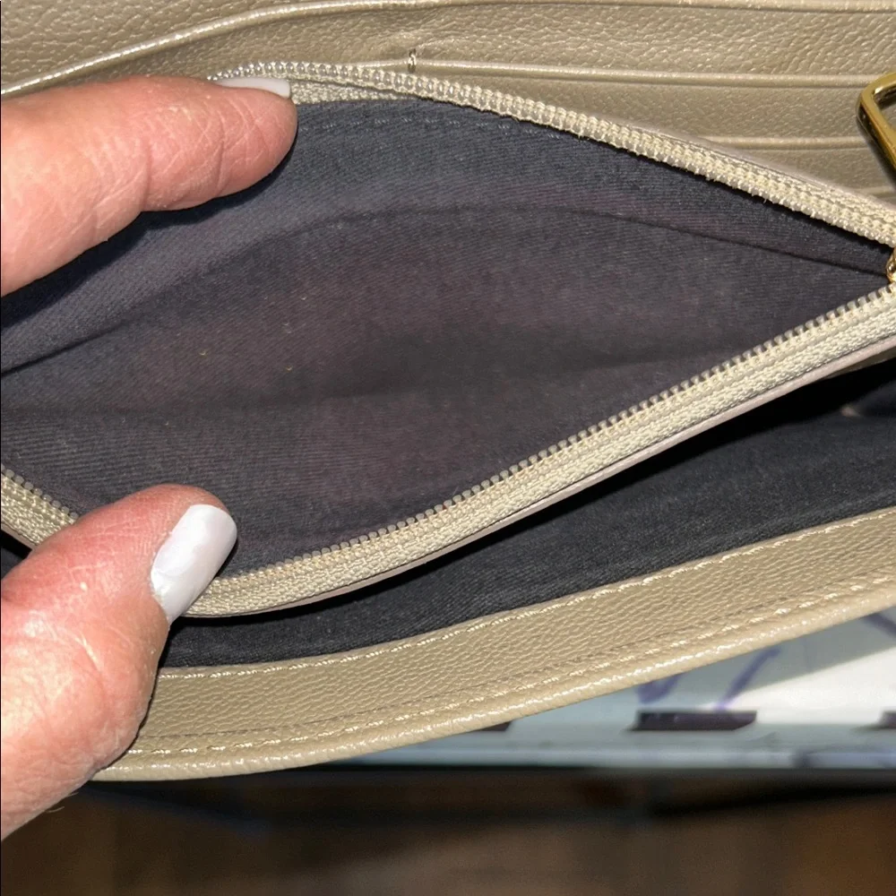 See By Chloe Taupe and White Aura Long Flap Leather Wallet - Picture 8 of 16